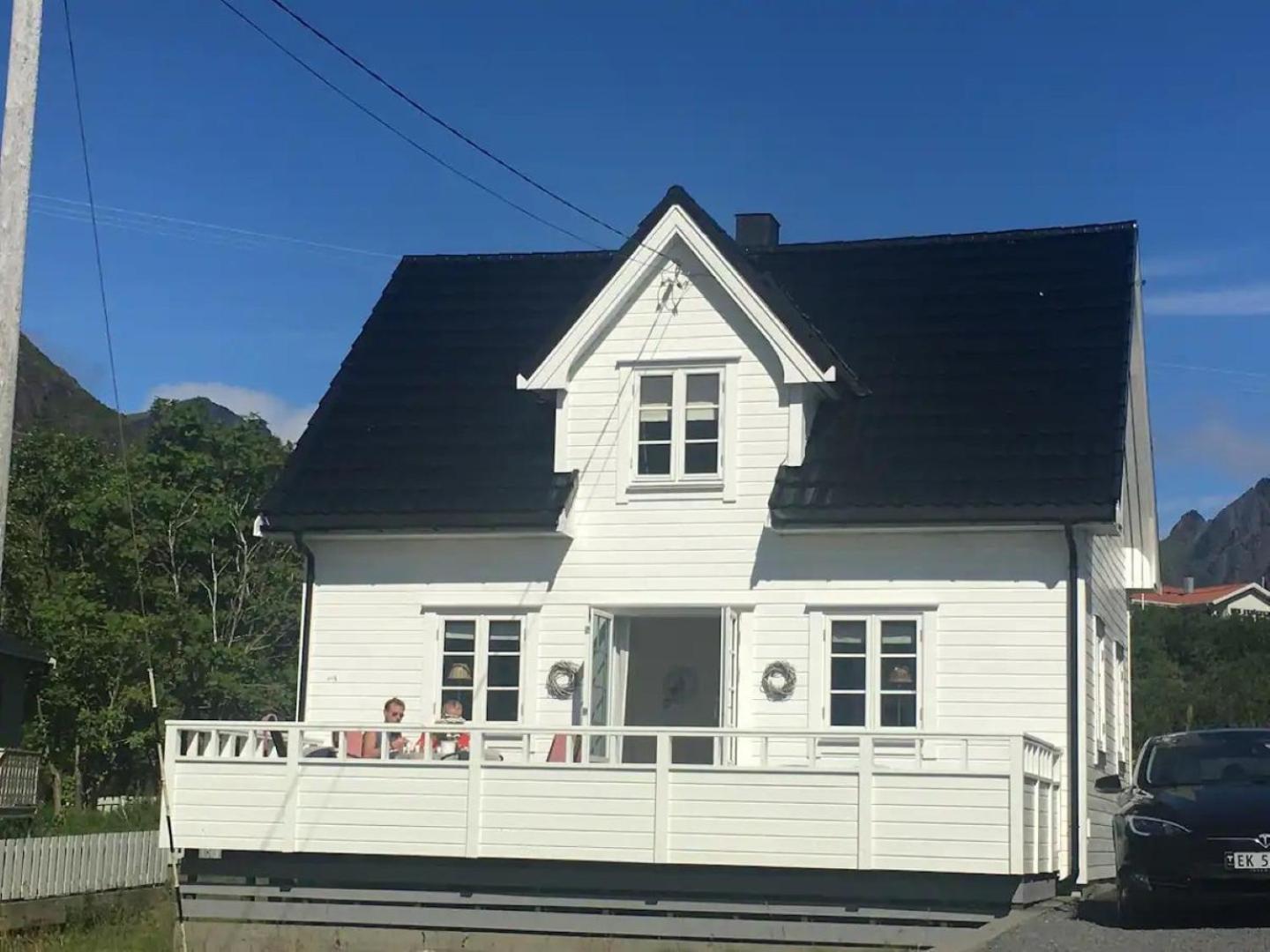 Utsiktsperle Pa Reine I Lofoten Esterno foto